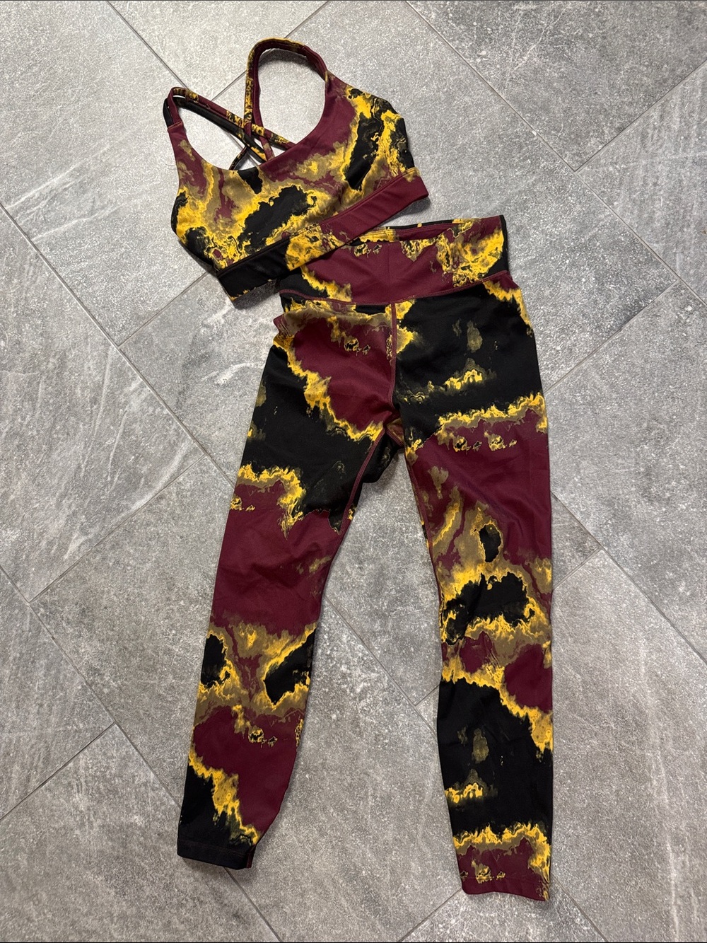 Acid WashHigh-Waist Leggings & Strappy Sports Bra Set - Burgundy, Black & Gold